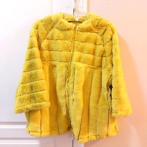 Fashionable Winter Faux Fur Ladies Jacket Size Large. NWT
